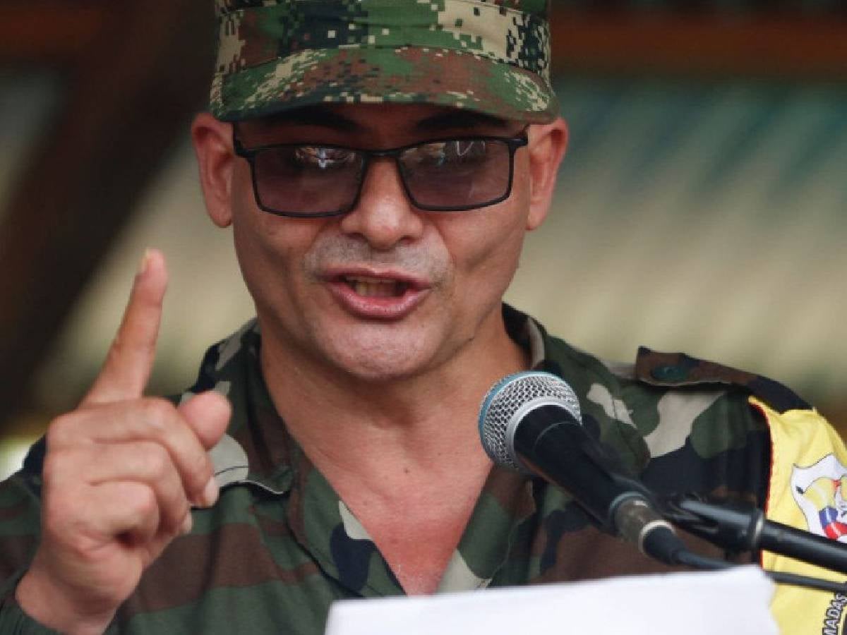 El legendario líder del ELN regresa a la escena con mensajes crípticos y un llamado a la acción que deja en suspenso al gobierno colombiano.