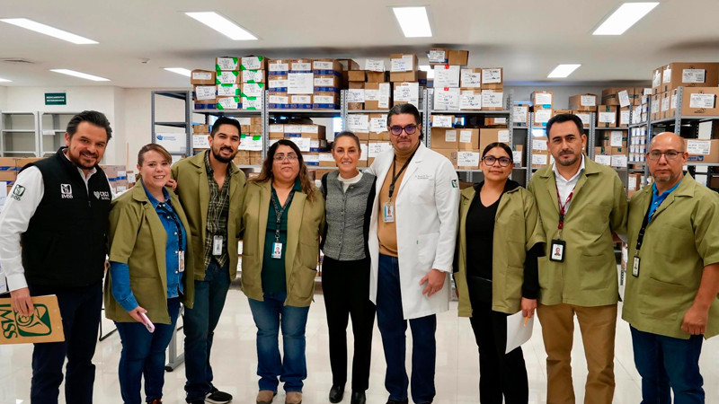 Sheinbaum supervisa labores de abasto de medicinas