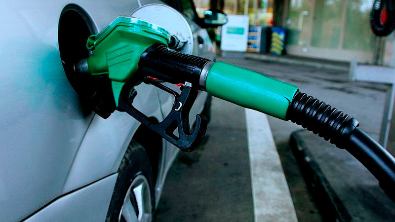 Desafío a la transparencia en el sector petrolero: 43 gasolineras acusan de fraude a clientes con ventas de combustible defectuosas.