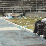 "Basura en la platea: Denuncia pone en entredicho limpieza y responsabilidad del estadio después de concierto de estrellas del rock nacional"