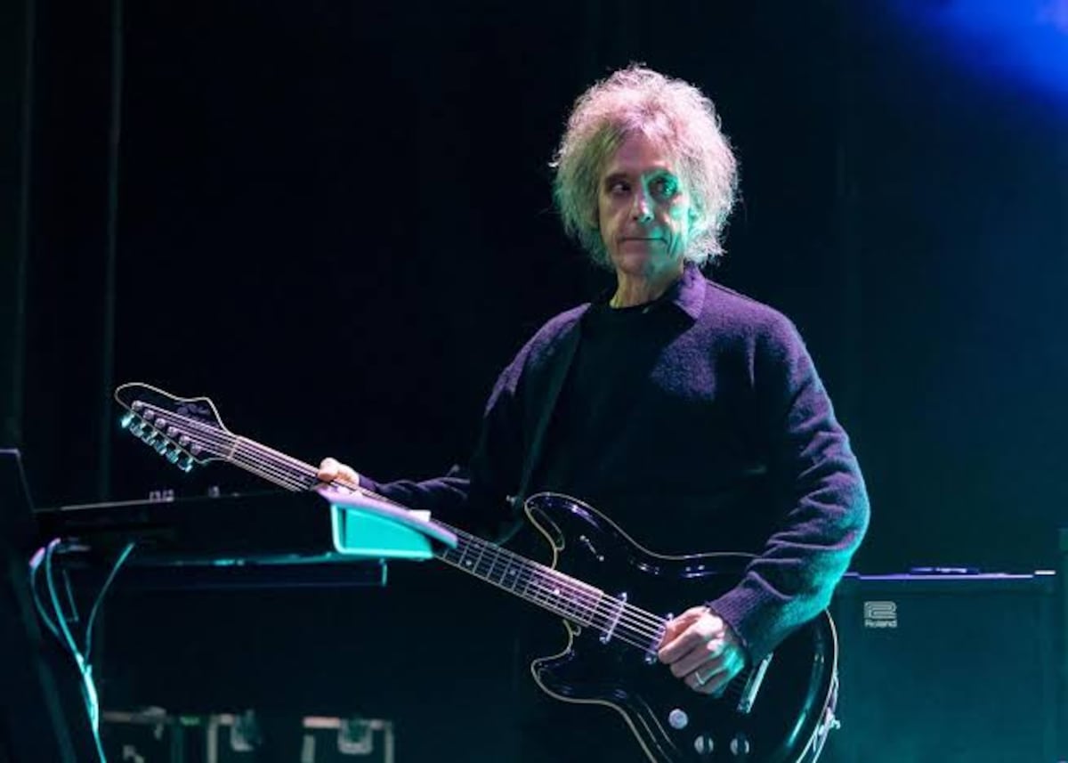 El legado musical de The Cure pierde un miembro clave: Perry Bamonte fallece a la edad de 65 años en circunstancias que siguen sin esclarecerse