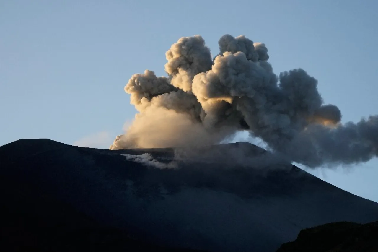 La Fuego Sagrado: Indígenas Colombiano Encuentran Valiosa Alianza con el Volcán Puracé en un Lugar de Resistencia y Sobrevivencia