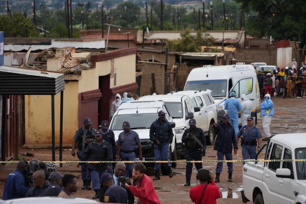 "Tragedia en Sudáfrica: Masacre en un pub deja nueve víctimas mortales y diez heridos en un día de terror"