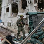 La devastadora huella del conflicto armado en Colombia: más de 200 mil víctimas registradas en un año intensivo de violencia.