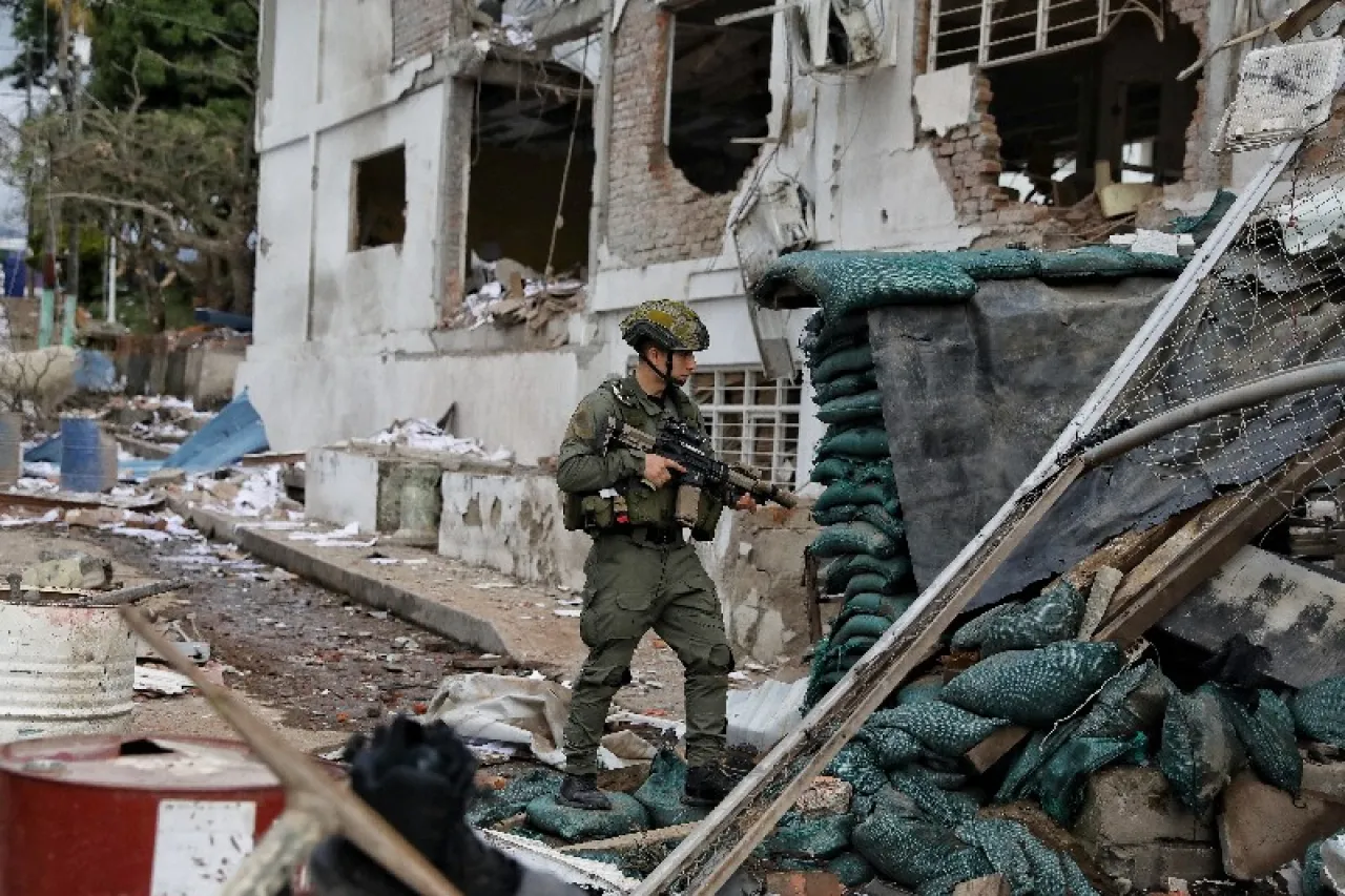 La devastadora huella del conflicto armado en Colombia: más de 200 mil víctimas registradas en un año intensivo de violencia.