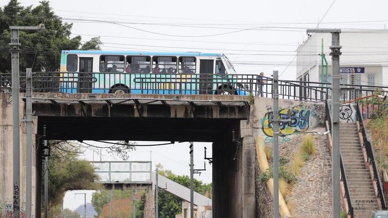 "Querétaro se prepara para un futuro de movilidad más eficiente: la megacombinación de obras viales y ajustes en Qrobús revolucionan el tráfico urbano"