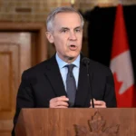 El líder de Goldman Sachs retoma la batalla política con el expresidente estadounidense tras su llamado a la acción en el Foro Económico Mundial.